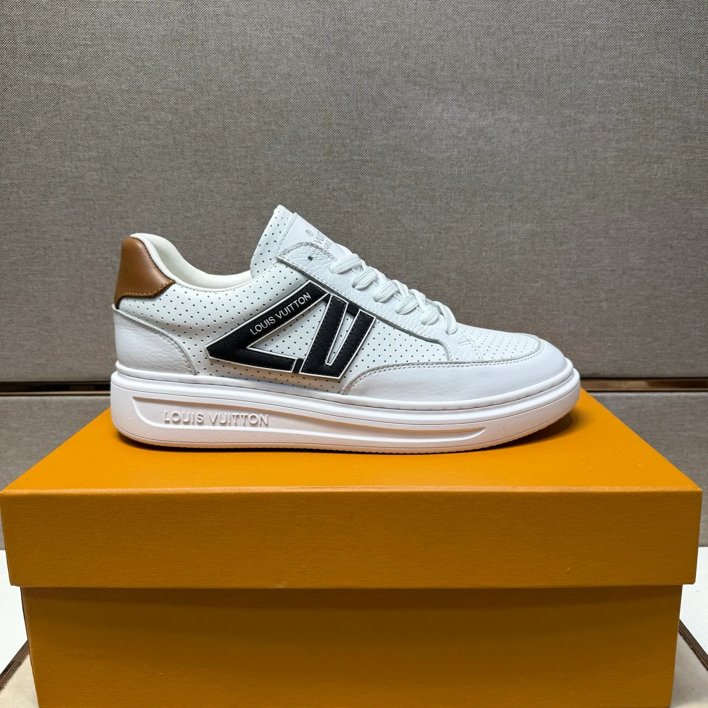 ⬛️Men's shoes 💰p420 [LV～] Men's casual shoes 2025z cabinet sales simultaneously 🔶Size: 38-44 #️⃣ 🔷6 colors🔜The upper is made of multi-material splicing ➕Genuine leather lining, comfortable and breathable, sole: original comfortable and wear-resistant outsole, ⚠️Real thing📱Photographed🎬The real thing is better📢📢📢